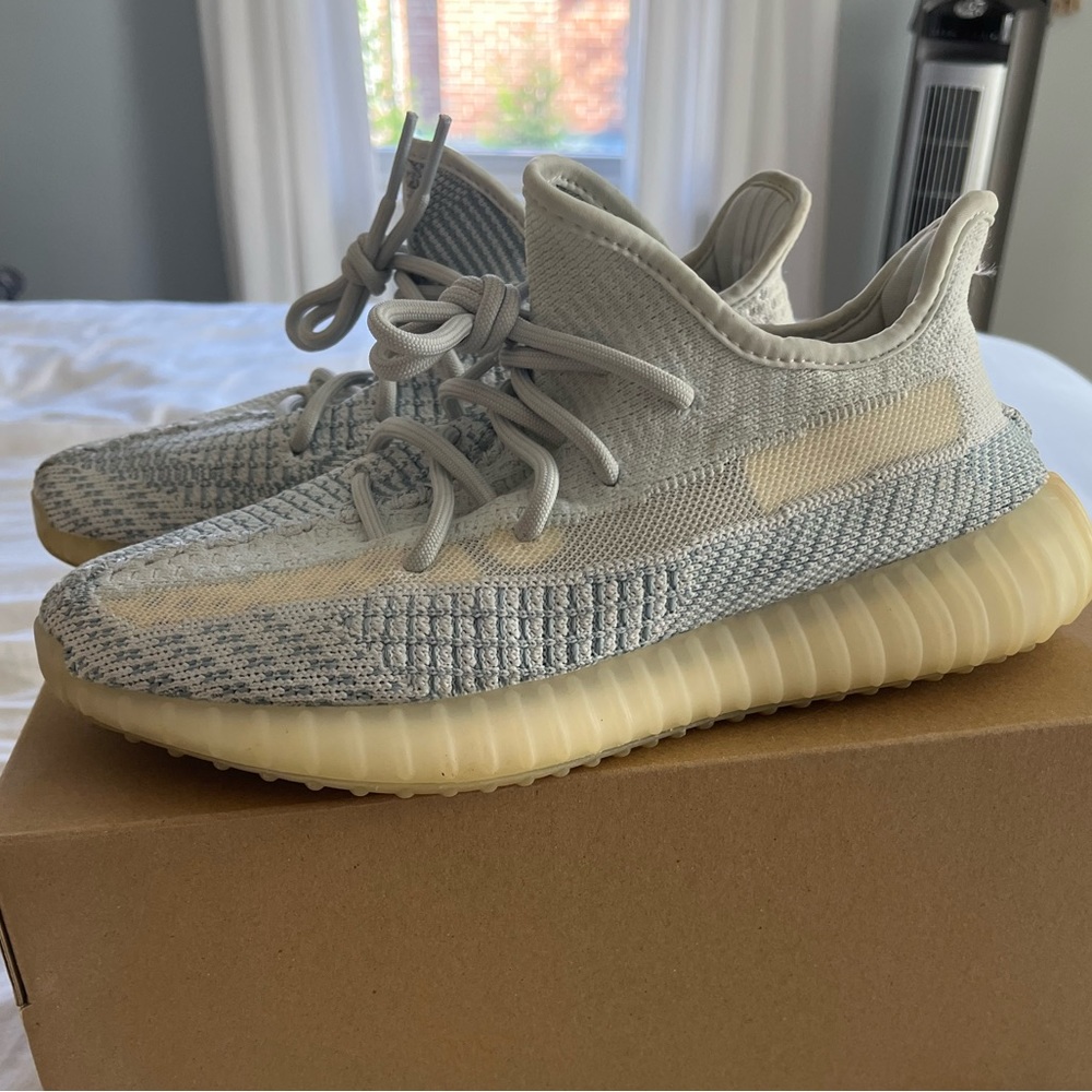 Yeezy Boost 350 V2 Adidas Cloud White